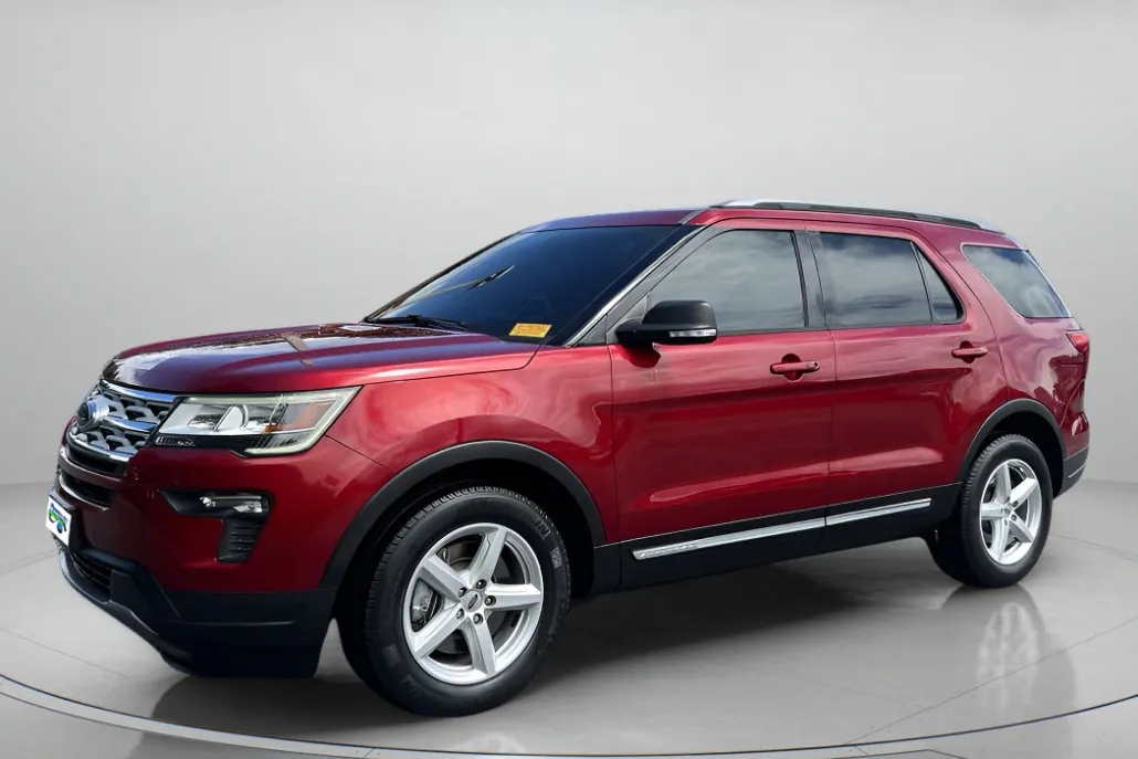 2019 Ford Explorer XLT Sport photo 1