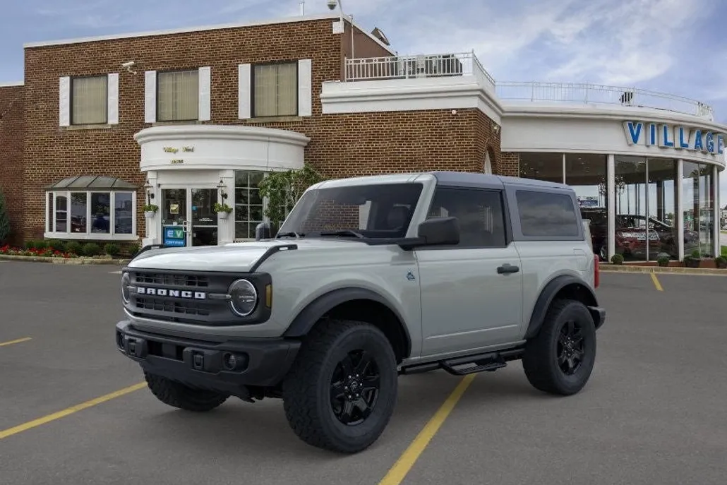 2024 Ford Bronco Black Diamond photo 1