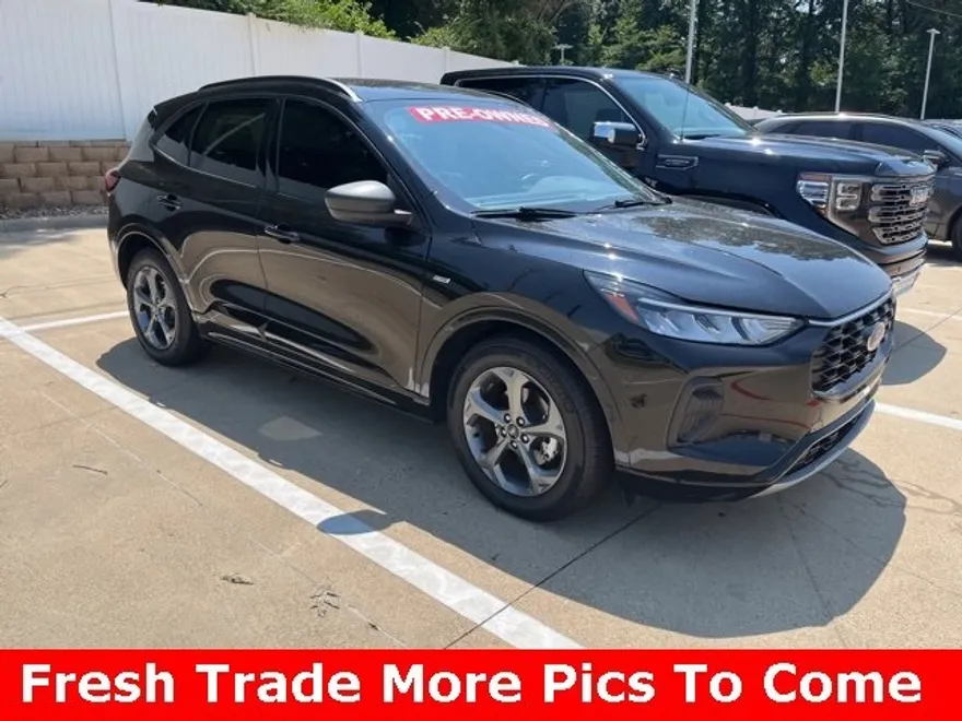 2024 Ford Escape ST-Line photo 1