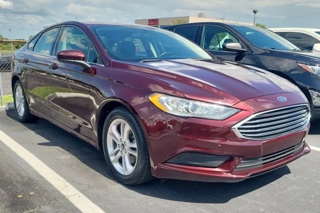 2018 Ford Fusion SE photo 1
