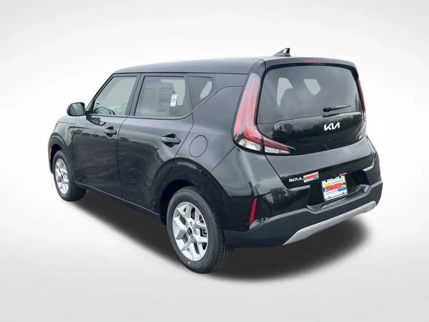 2025 Kia Soul S photo 1