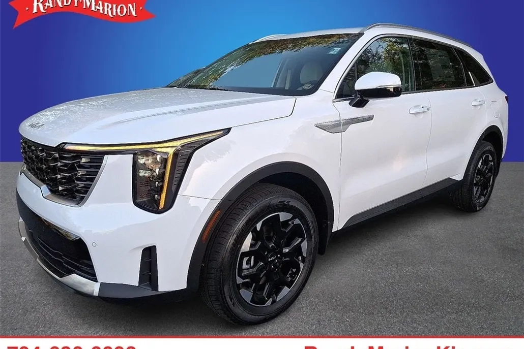 2025 Kia Sorento S photo 1