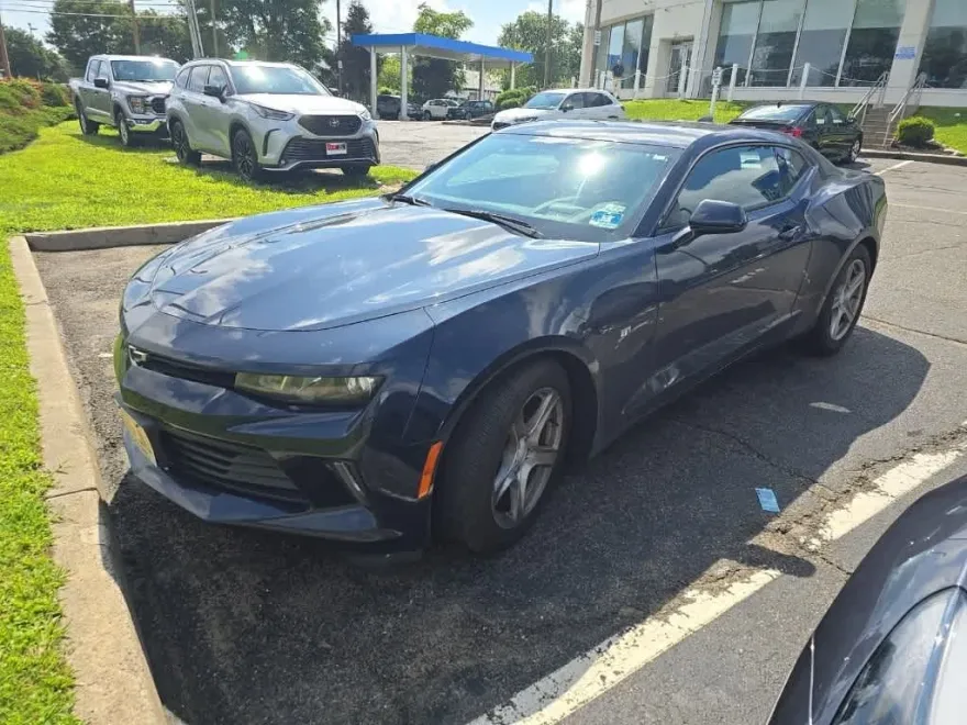 2016 Chevrolet Camaro 2LT photo 1