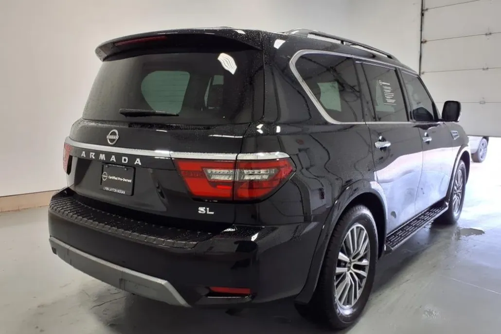 2023 Nissan Armada SL photo 1