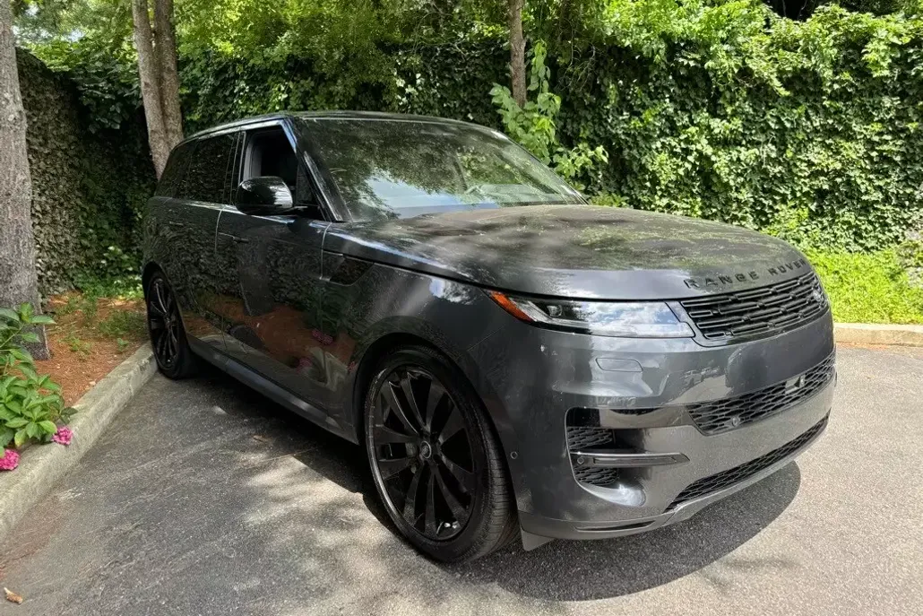 2025 Land Rover Range Rover Sport SE photo 1