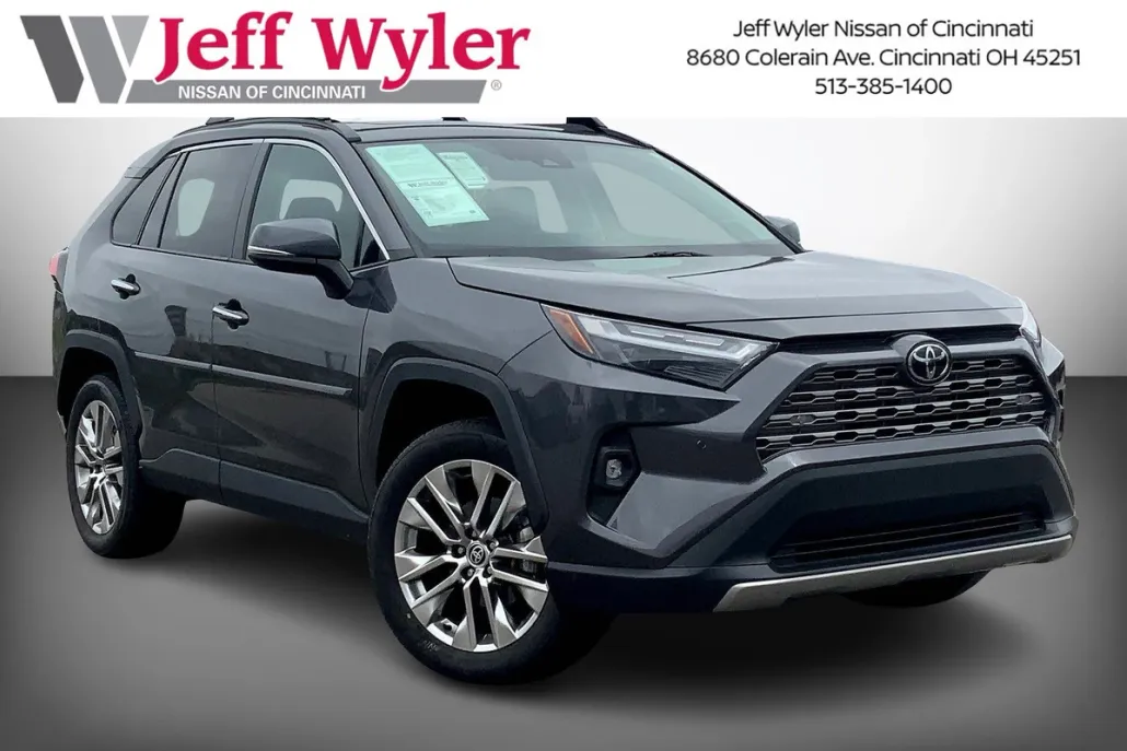 2022 Toyota RAV4 Limited photo 1
