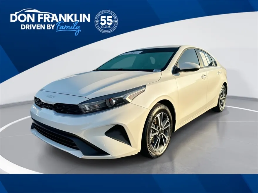 2024 Kia Forte LXS photo 1