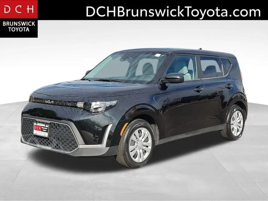 2023 Kia Soul LX photo 1