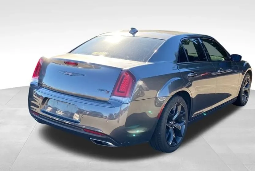 2022 Chrysler 300 S photo 1
