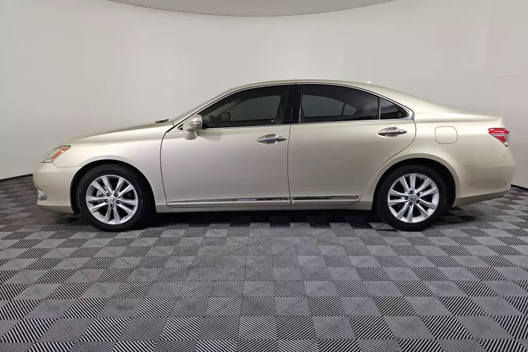2011 Lexus ES 350 photo 1