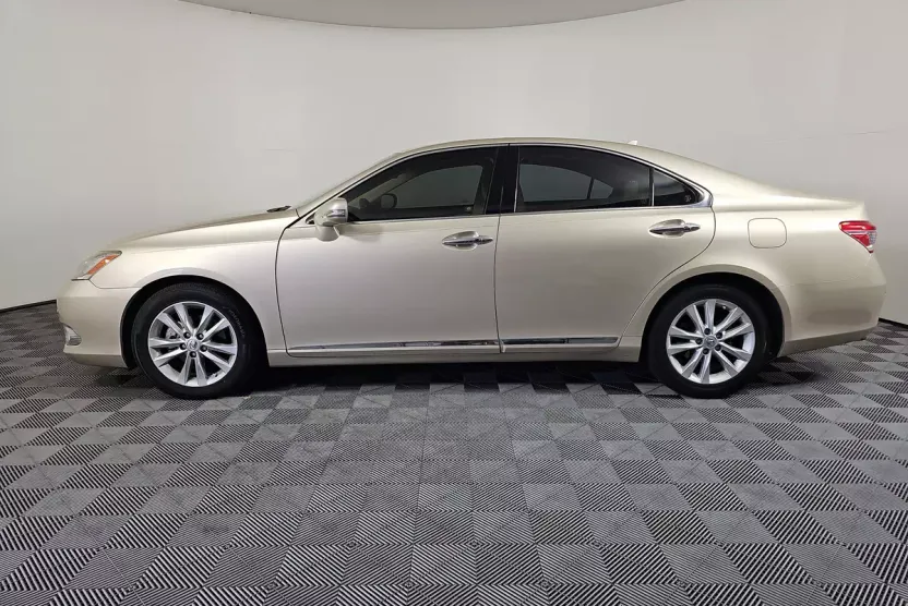 2011 Lexus ES 350 photo 1