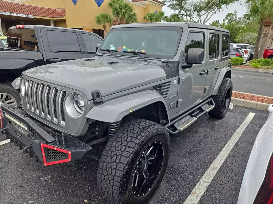 2018 Jeep Wrangler Unlimited Sahara photo 1