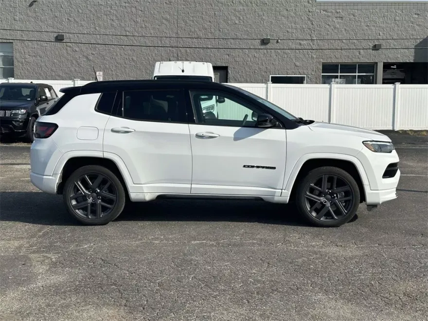 2024 Jeep Compass Limited photo 1