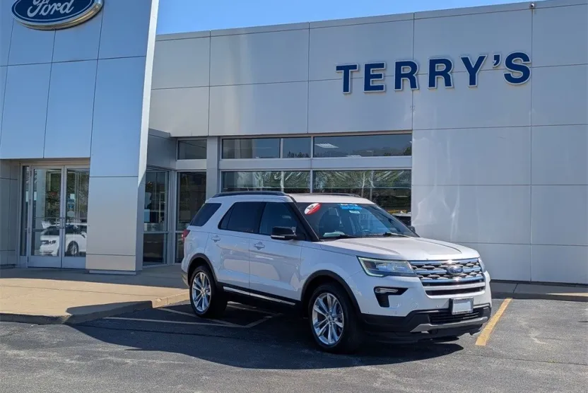 2018 Ford Explorer XLT photo 1