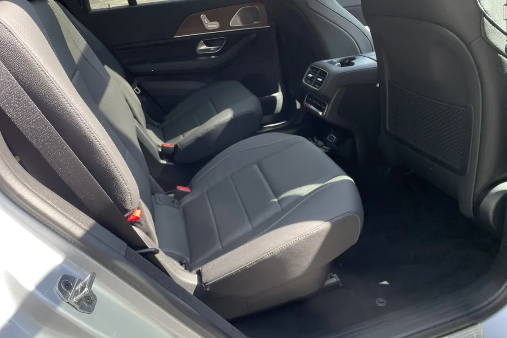 2025 Mercedes Benz GLS 450 4MATIC photo 1