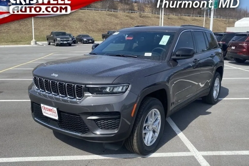 2025 Jeep Grand Cherokee Laredo photo 1