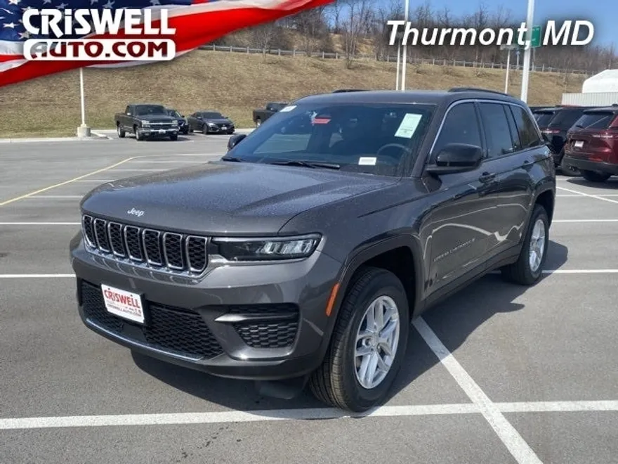 2025 Jeep Grand Cherokee Laredo photo 1