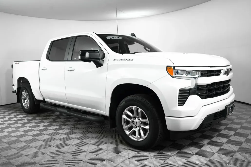 2024 Chevrolet Silverado 1500 RST photo 1
