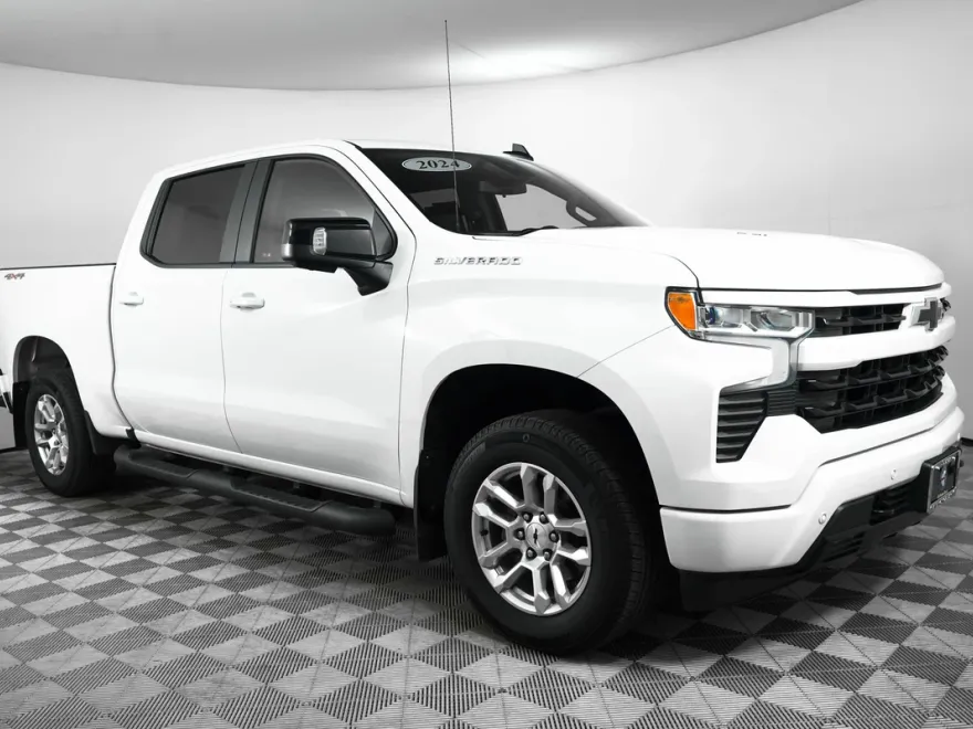 2024 Chevrolet Silverado 1500 RST photo 1