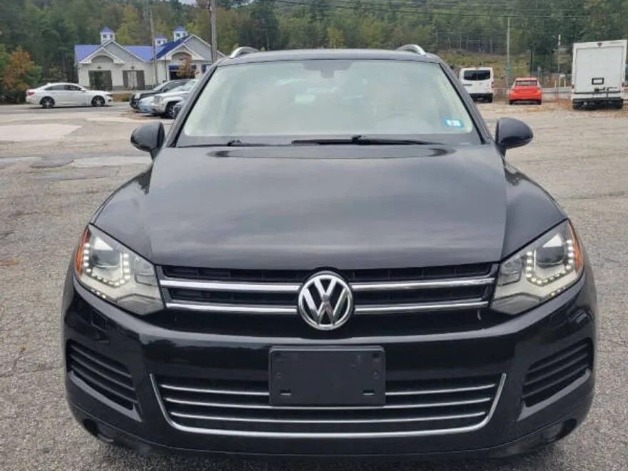 2014 Volkswagen Touareg TDI Sport photo 1