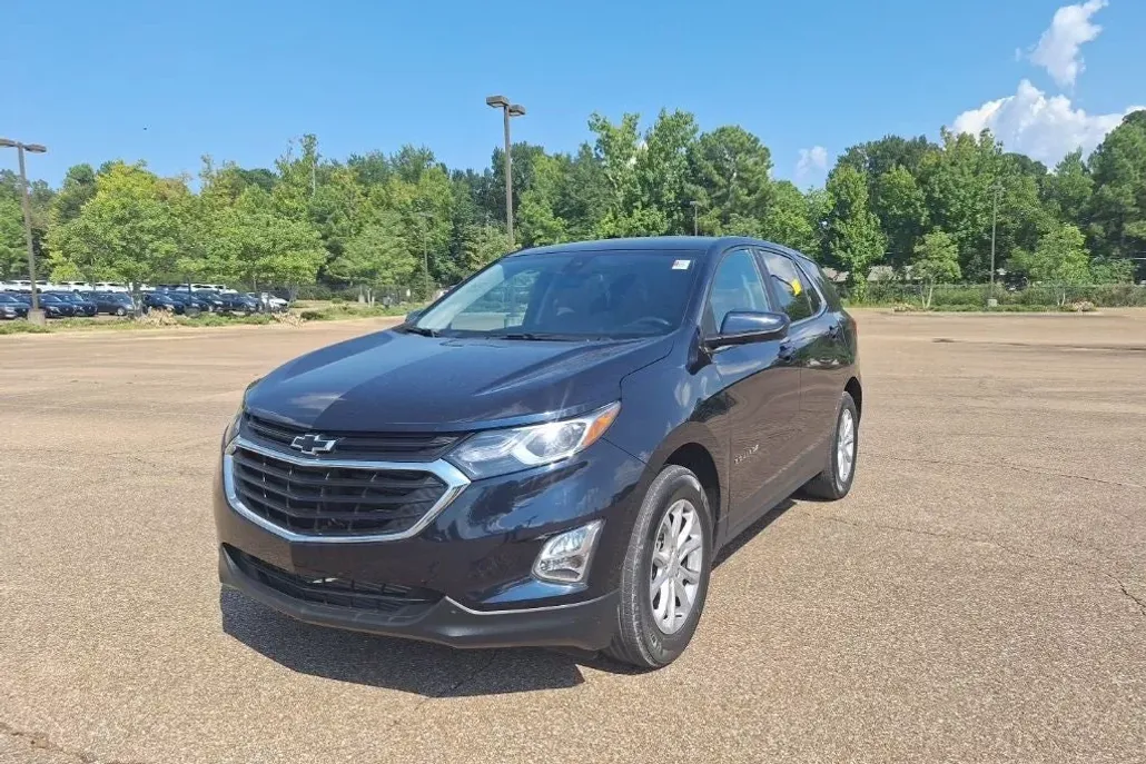 2021 Chevrolet Equinox LT photo 1