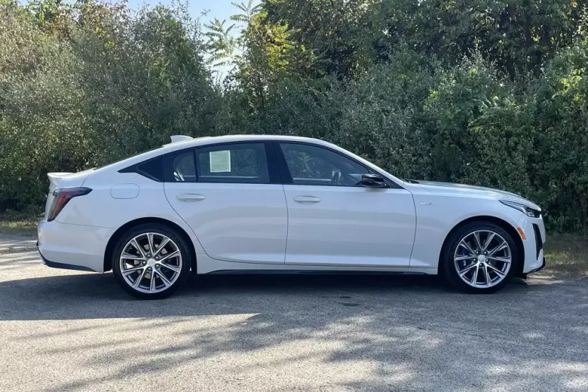 2023 Cadillac CT5 V photo 1