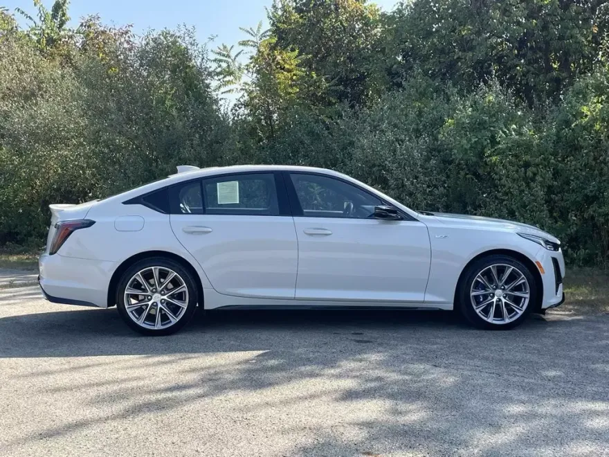 2023 Cadillac CT5 V photo 1