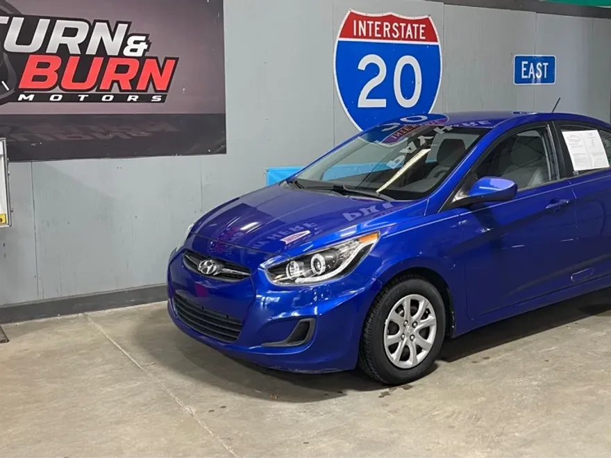 2013 Hyundai Accent GLS GS photo 1