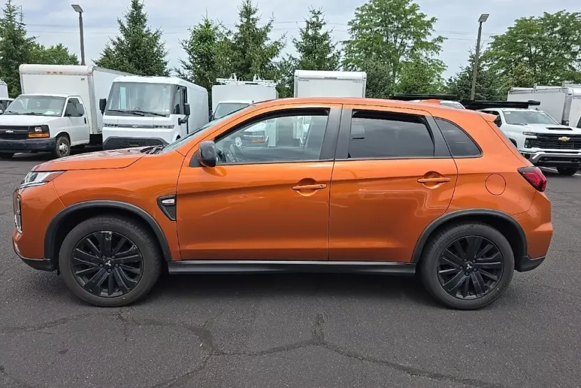 2021 Mitsubishi Outlander Sport ES photo 1