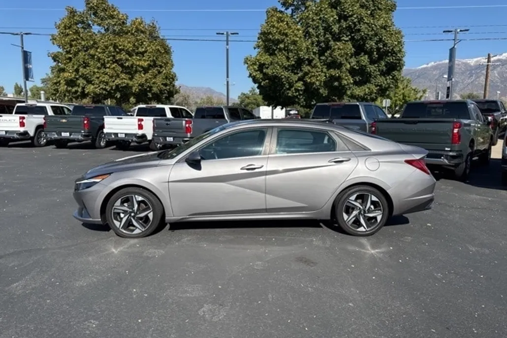 2023 Hyundai Elantra Hybrid Limited photo 1