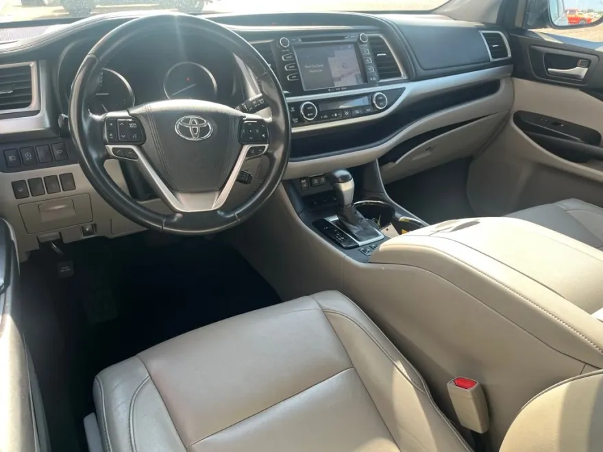 2017 Toyota Highlander XLE photo 1