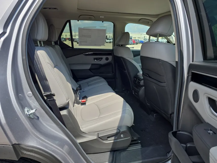 2025 Honda Pilot Touring photo 1