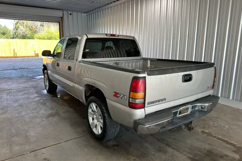 2004 Gmc Sierra 1500 SLT photo 1