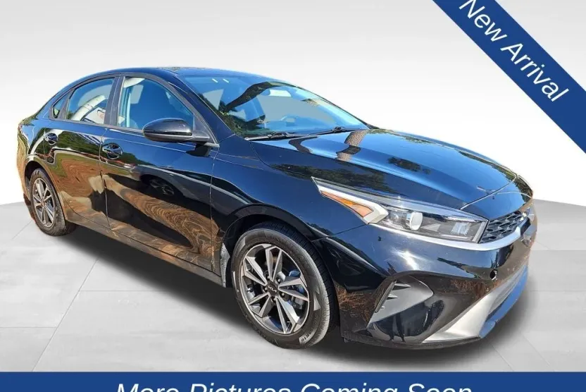 2024 Kia Forte LXS photo 1