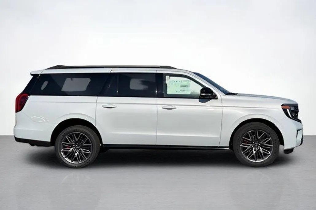 2025 Ford Expedition MAX Platinum photo 1