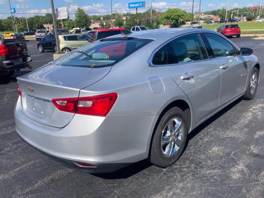 2020 Chevrolet Malibu LS photo 1