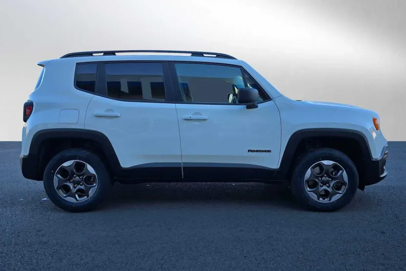 2016 Jeep Renegade Sport photo 1