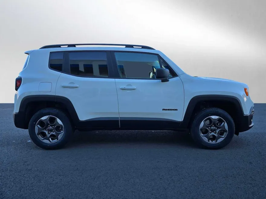 2016 Jeep Renegade Sport photo 1
