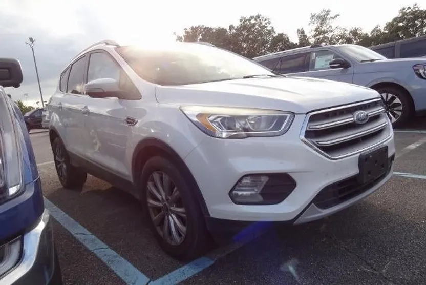 2017 Ford Escape Titanium photo 1