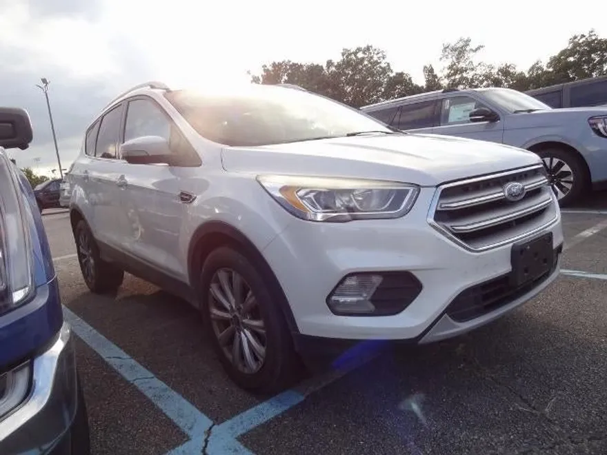2017 Ford Escape Titanium photo 1