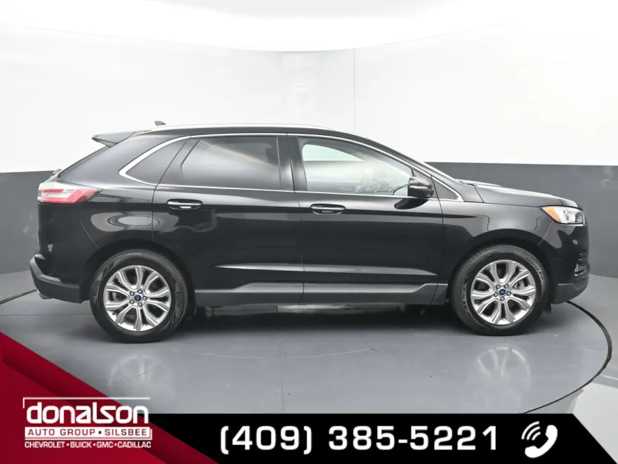2019 Ford Edge Titanium photo 1