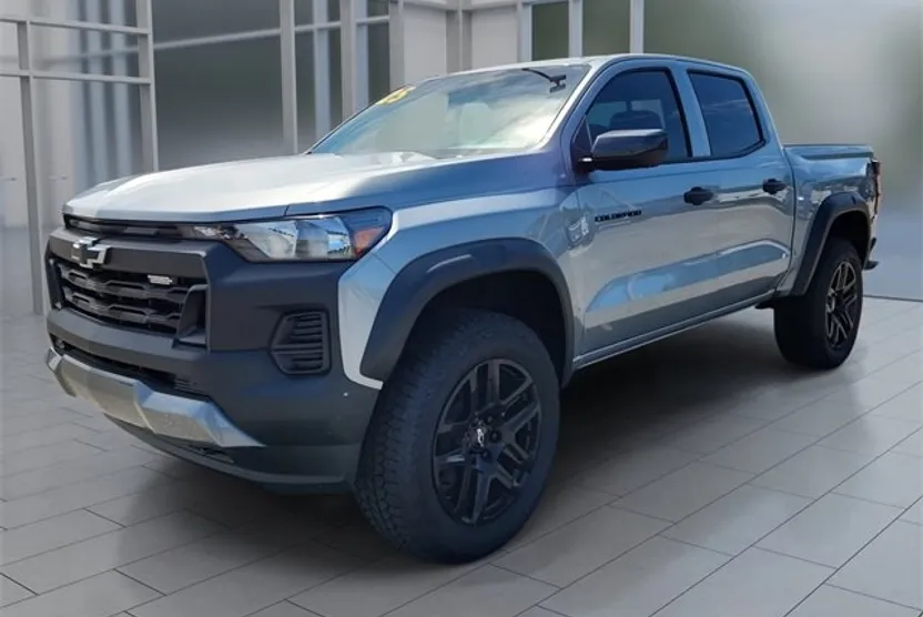 2025 Chevrolet Colorado Trail Boss photo 1