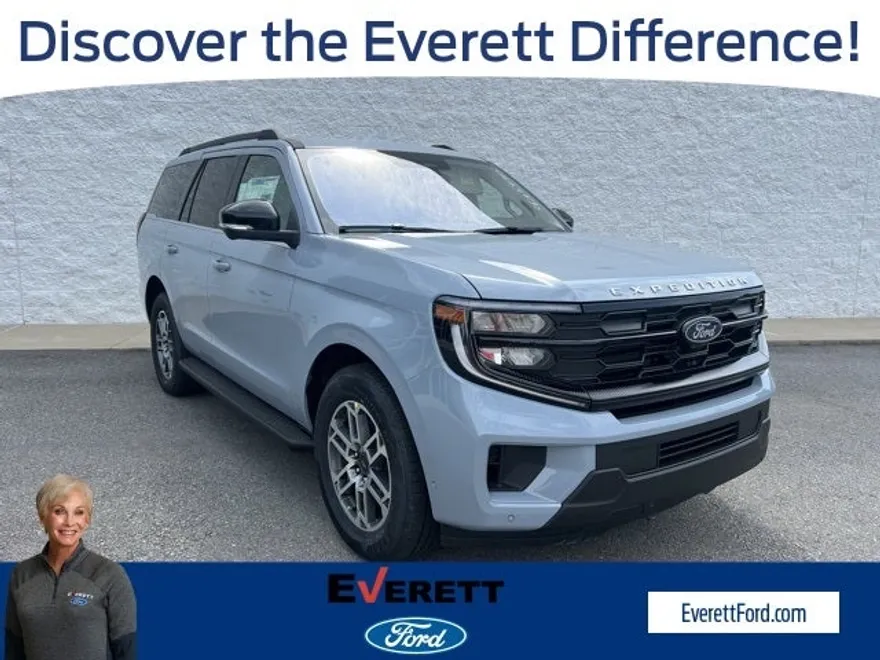 2025 Ford Expedition photo 1