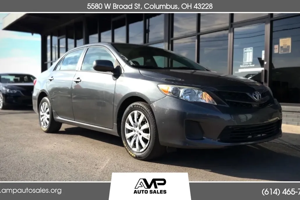 2012 Toyota Corolla LE photo 1
