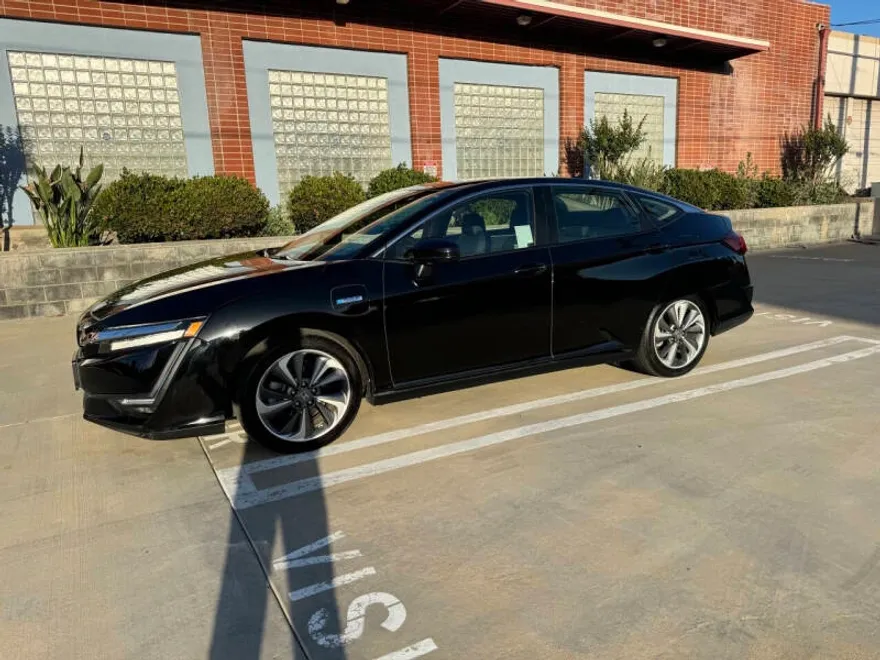 2019 Honda Clarity Plug-In Hybrid Touring photo 1
