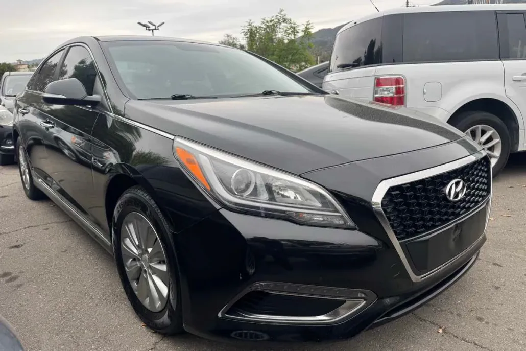 2016 Hyundai Sonata Hybrid SE photo 1