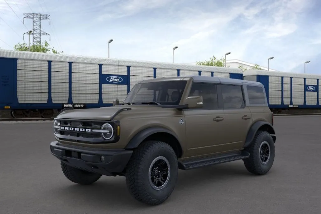 2025 Ford Bronco Outer Banks photo 1