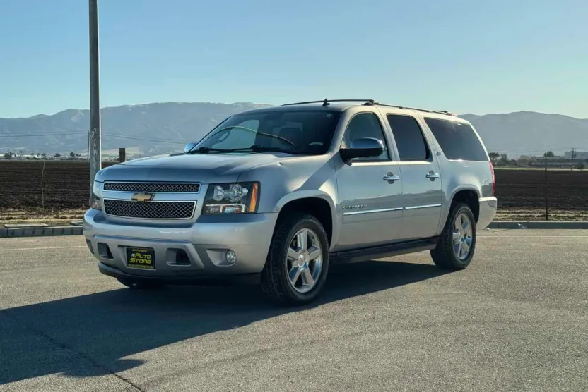 2013 Chevrolet Suburban LTZ photo 1