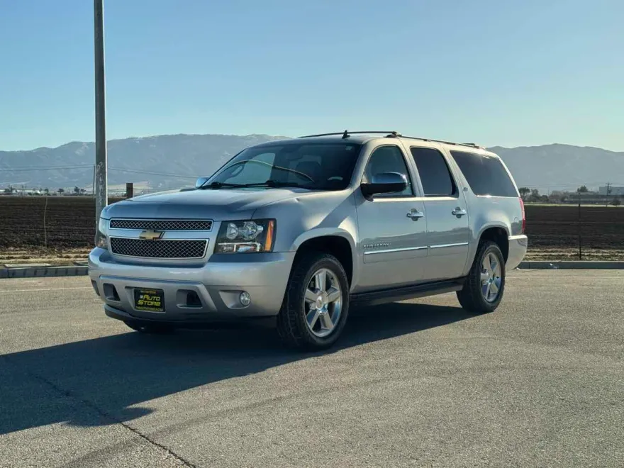 2013 Chevrolet Suburban LTZ photo 1