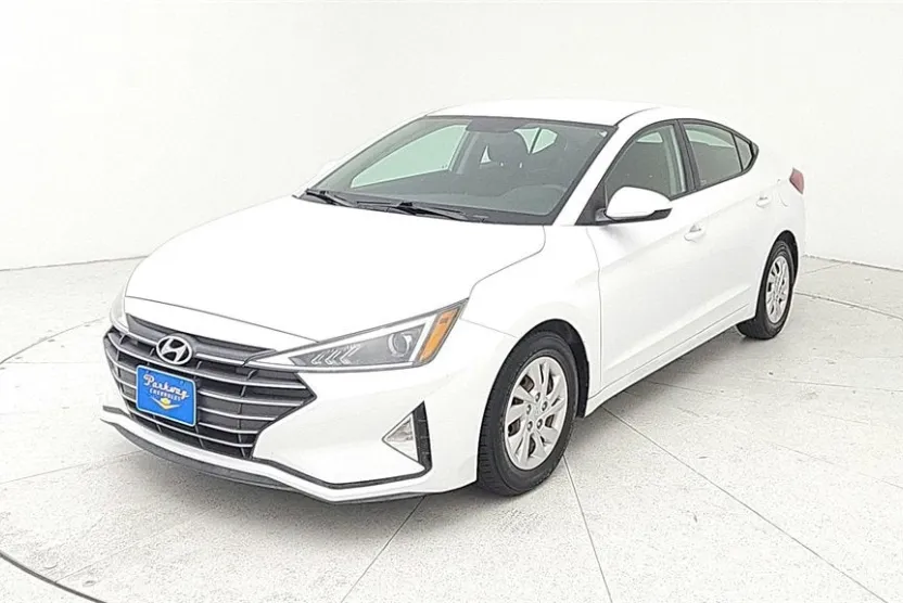 2019 Hyundai Elantra SE photo 1